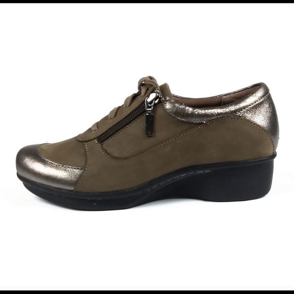 dansko loretta